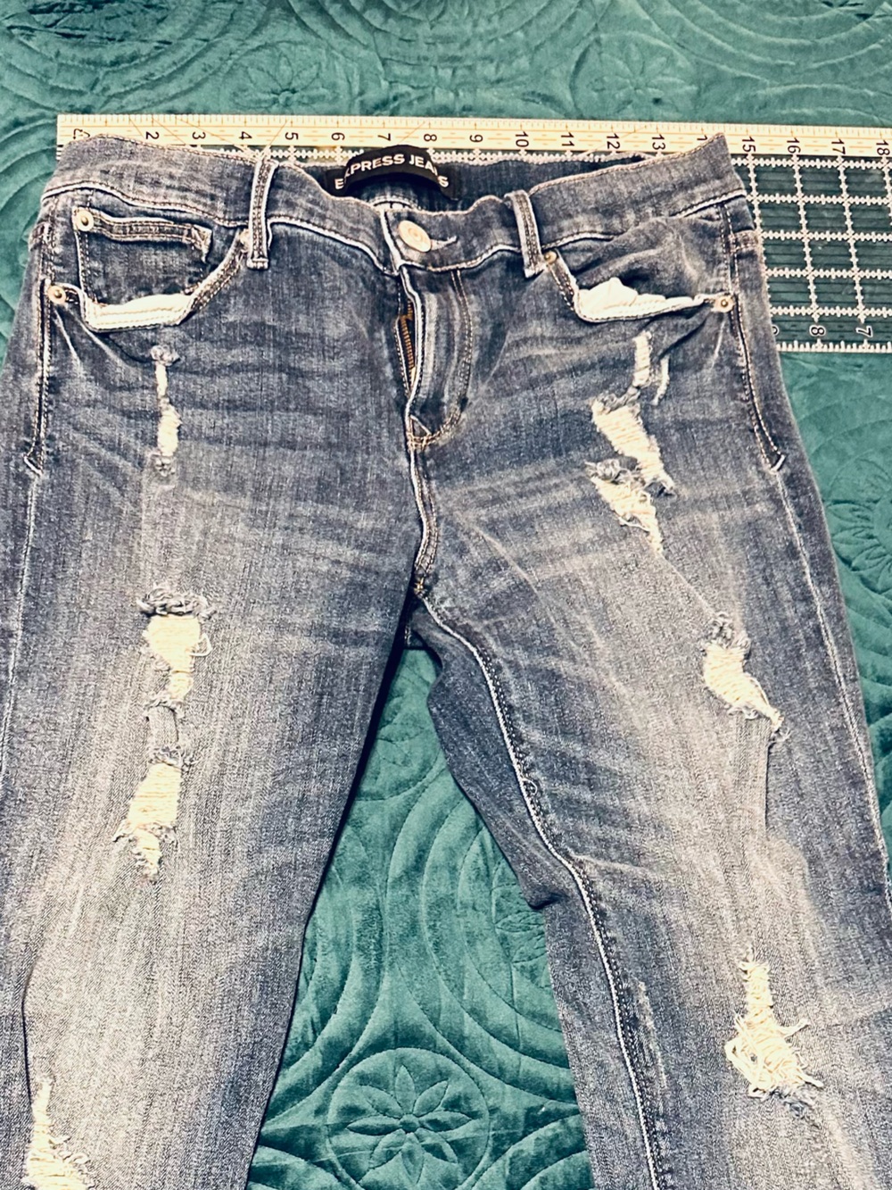 Express Jeans Women’s 8R Distressed Skinny Jeans